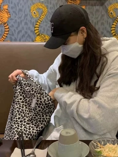 Rose Live Корейская версия эмиса Леопарда платформы сумки на плечо Сонг Хейнга Хан Суо Ши Ши Ши Сумки Сумка Сумка Женщины