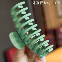 Зеленая заколка-крабик