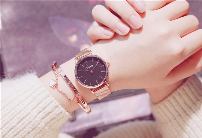 Vòng tay gió lạnh Chic nữ phiên bản Hàn Quốc cá tính đơn giản Bạn gái Sen Sở hữu vòng tay nữ sinh viên khí chất vàng hồng hoang dã vòng tỳ hưu vàng