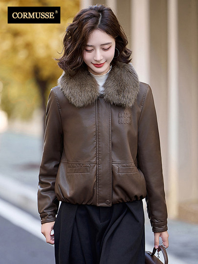 Cormusse velvet thickened short leather jacket for women 2025 winter new retro casual fur collar leather jacket