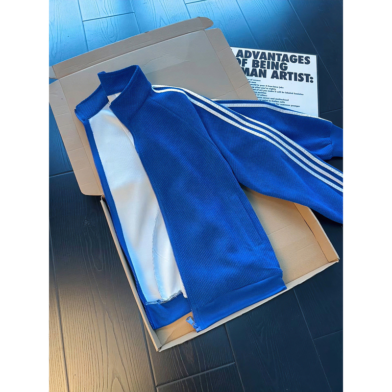 Klein Blue Dragon Scale Pattern Sports Jacket for Men, Autumn American-Style Three-Stripe Sweatshirt, Heavyweight Stand-Collar Jacket Klein Blue Dragon Scale Pattern Sports Jacket for Men, Autumn American-Style Three-Stripe Sweatshirt, Heavyweight Stand-Collar Jacket