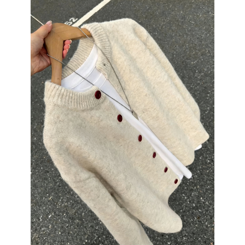 Khaki Cardigan Jacket for Men, Autumn Style, Husband-Like Look, Round Neck Sweater, High-End Lazy Style Knit Top Khaki Cardigan Jacket for Men, Autumn Style, Husband-Like Look, Round Neck Sweater, High-End Lazy Style Knit Top