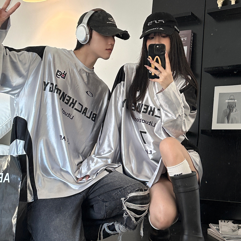 American Retro Street T-Shirt for Men and Women, Autum Long-Sleeved Oversize Silver Sports Style Jersey, Trendy Couple Tops American Retro Street T-Shirt for Men and Women, Autum Long-Sleeved Oversize Silver Sports Style Jersey, Trendy Couple Tops