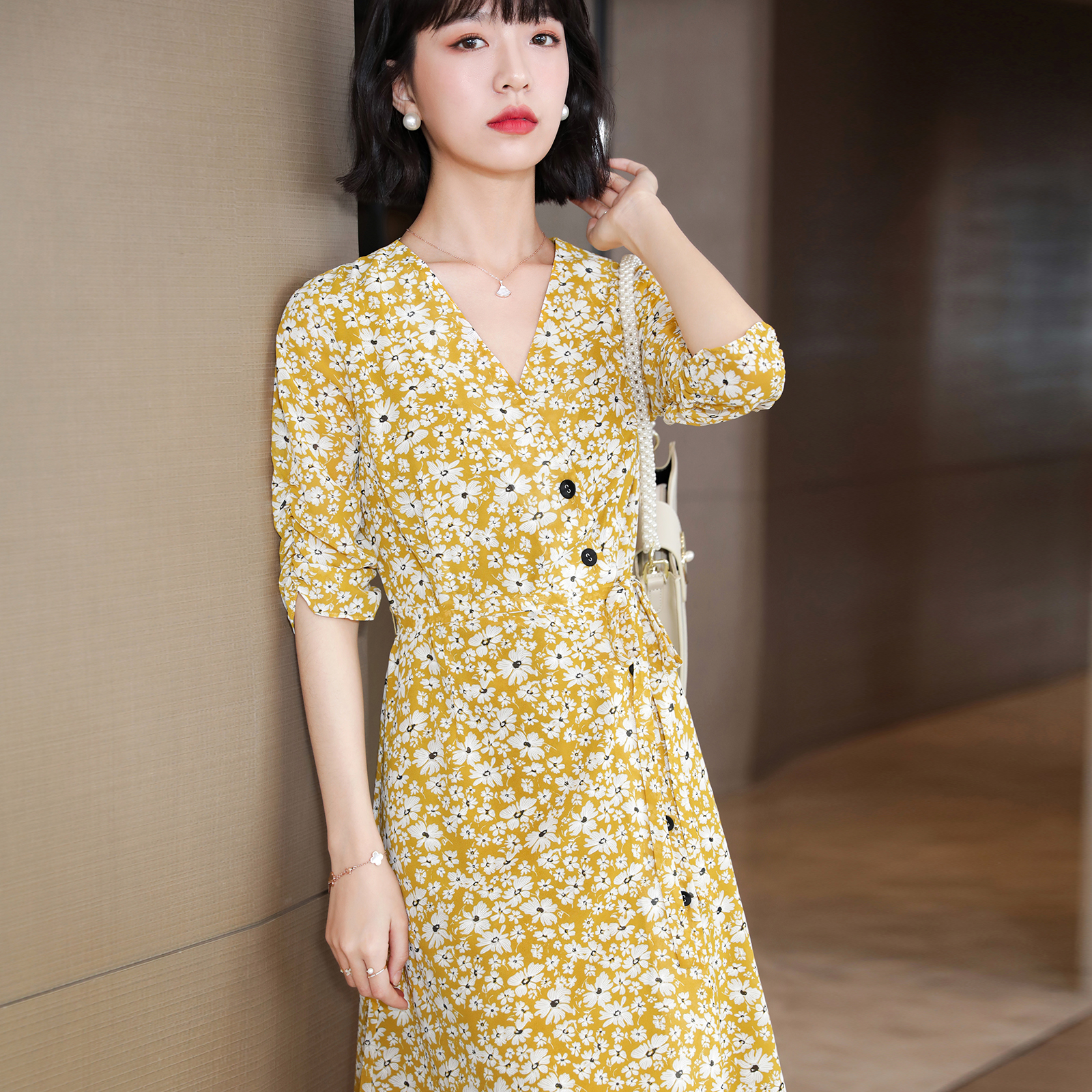 FENPERATE yellow temperament V collar French Fancy Dresses 2022 Summer New Foreign Pie Age Collection And Waist Dress