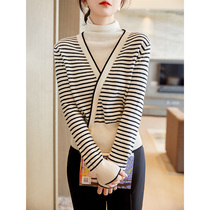 Design feeling fake two elastic wool knit cardigan 2022 spring new pinstripe 100 hitch slim and high collar sweater