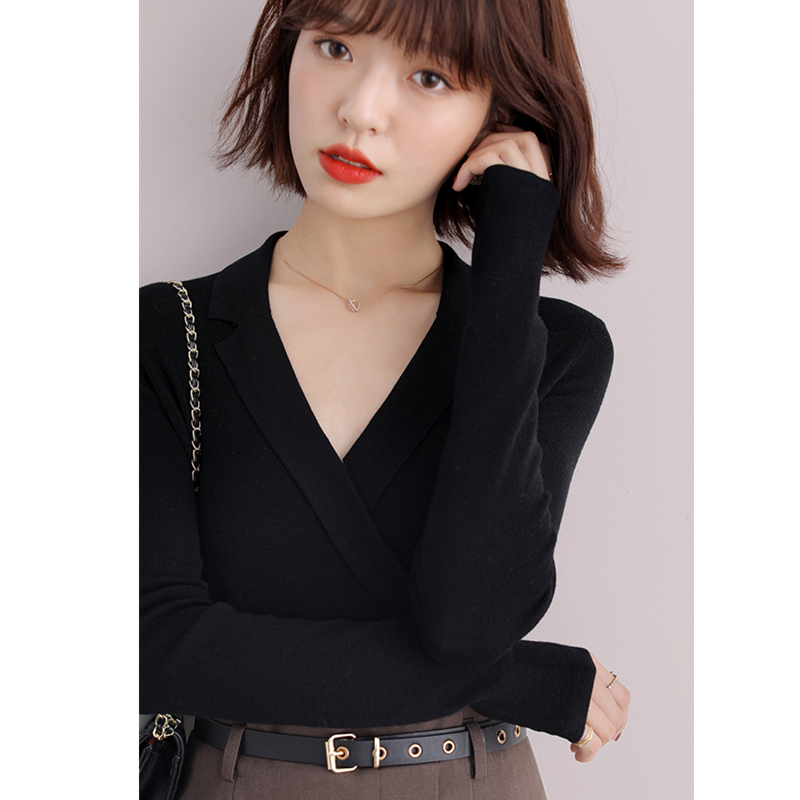 Comfortable and warm cardigan women's thin knitwear 2021 spring and autumn new top cross V-neck base shirt