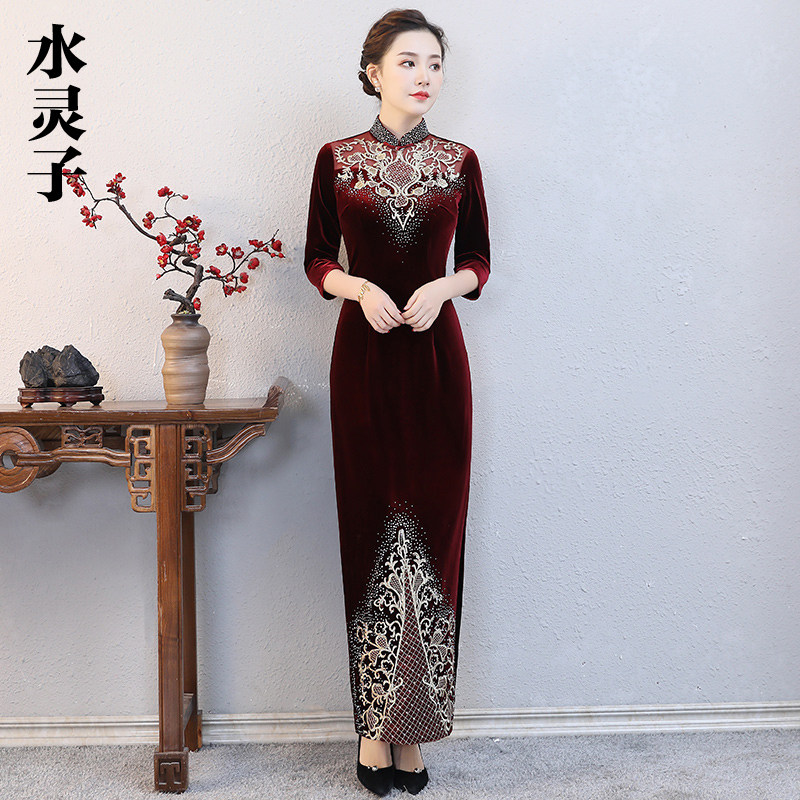 Gold velvet retro cheongsam long version temperament high-end grandmother-in-law wedding dress wedding mother noble dress Western style