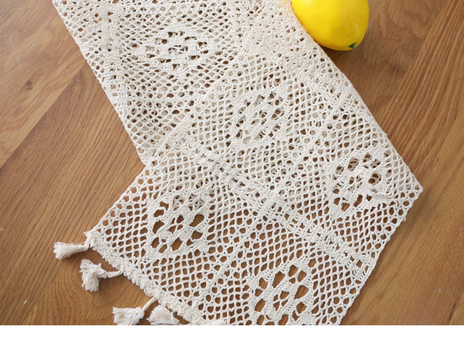 Ins Bắc Âu retro bảng cờ ren tay crochet hoa rỗng polyester tua rua ren placemat bảng cạnh bàn - Khăn trải bàn khăn trải bàn tròn inox