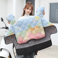 Синий маленький блондин