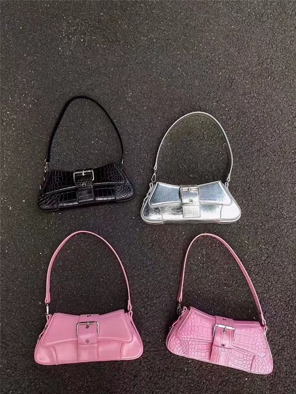 Korean Niche Instagram Sweet-Cool Spicy Girl Fashionable Modern Metal Chain Single-Shoulder Handbag Vintage Underarm Baguette Bag