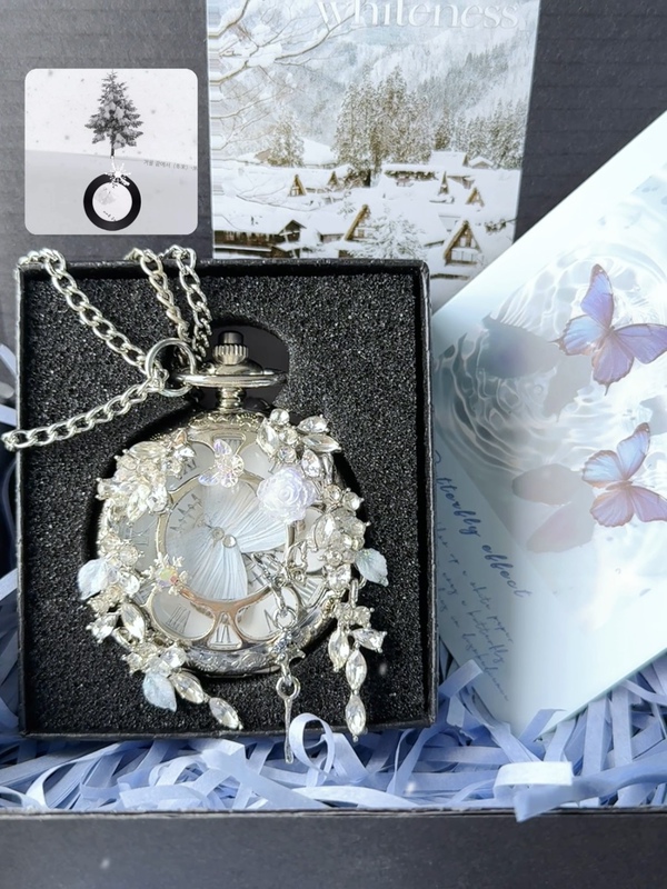 Movable Butterfly Pocket Watch, White Butterfly Specimen, Handmade Work, Niche Design Gift, Vintage Pocket Watch, Birthday Gift Movable Butterfly Pocket Watch, White Butterfly Specimen, Handmade Work, Niche Design Gift, Vintage Pocket Watch, Birthday Gift