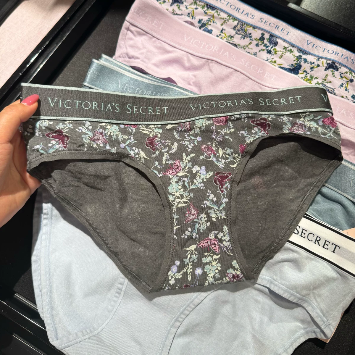 Comfortable pants, trousers, (Physicals), hip-accented