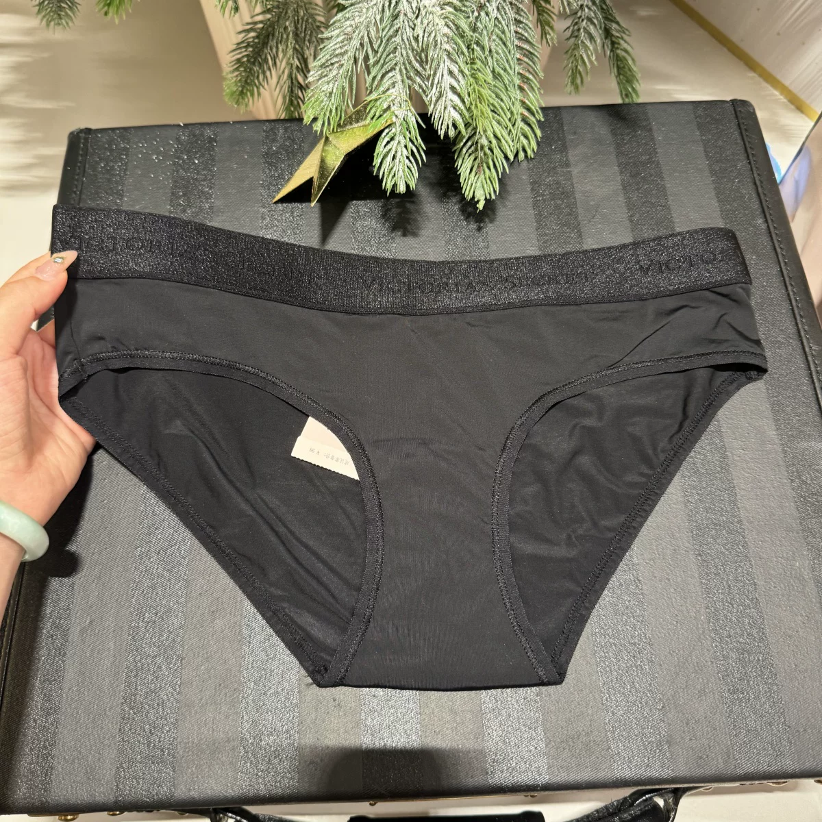 Comfortable pants, trousers, (Physicals), hip-accented