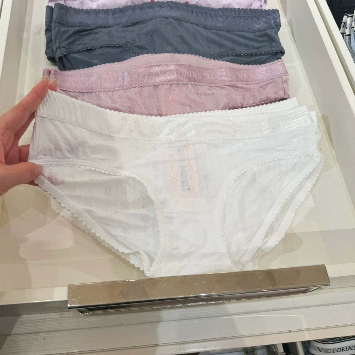 Comfortable pants, trousers, (Physicals), hip-accented