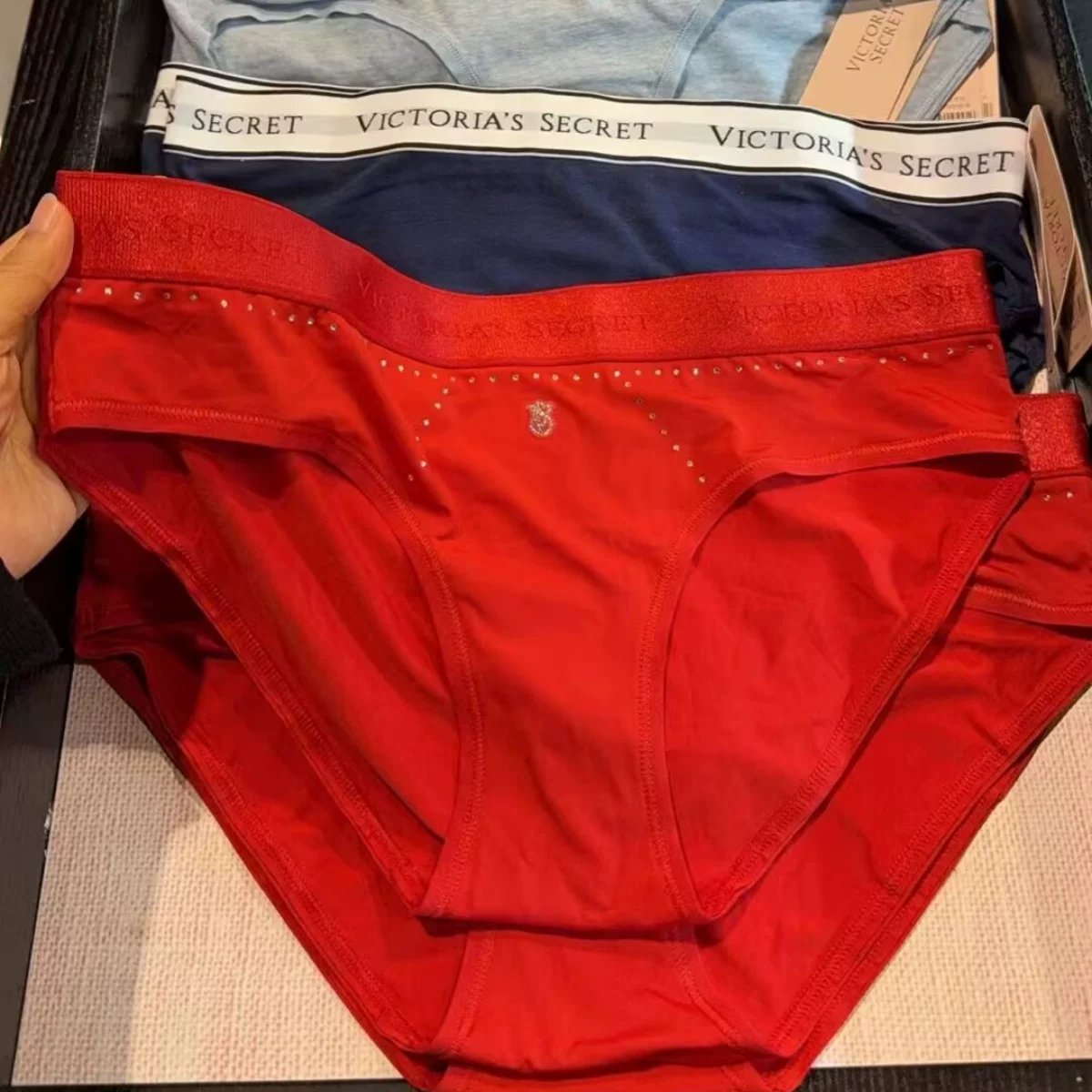 Comfortable pants, trousers, (Physicals), hip-accented