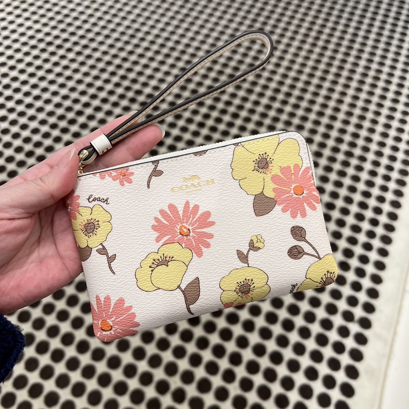Coach Single Zipper Coin Purse Small Handbag Women's Bag Valentine's Day Gift Fashionable Casual Wallet Coach Single Zipper Coin Purse Small Handbag Women's Bag Valentine's Day Gift Fashionable Casual Wallet