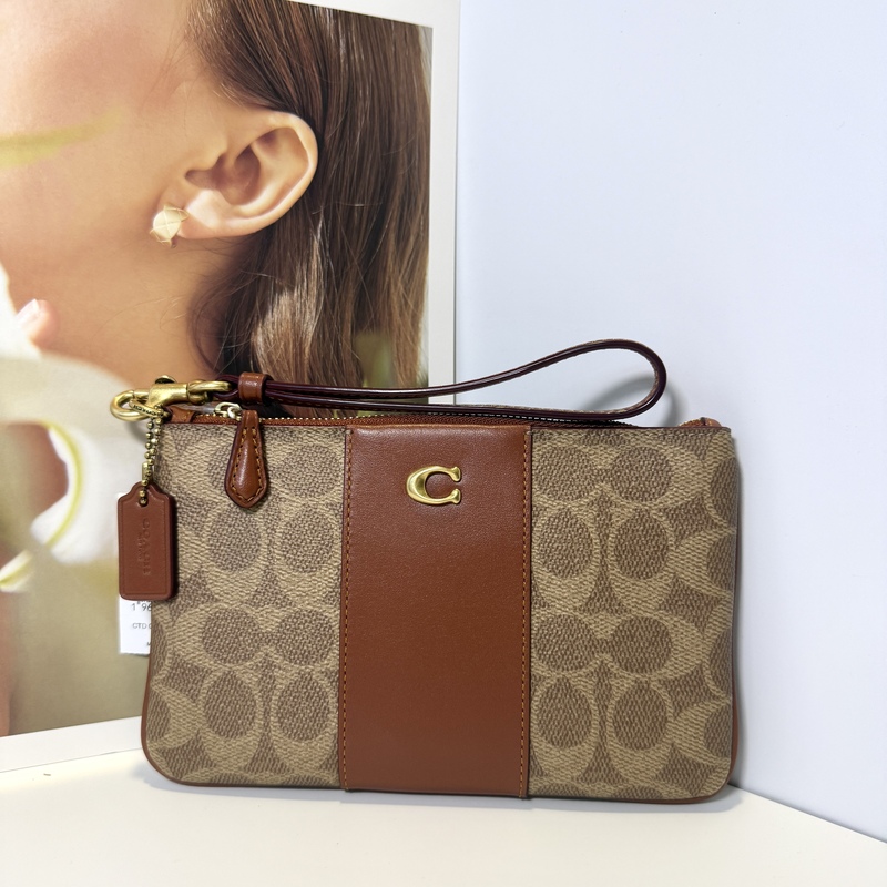 Coach Large Handbag Can Hold a Cell Phone, Coin Purse, Mahjong Bag, Printed Women's Bag, In-Stock in China, Direct Shipping Coach Large Handbag Can Hold a Cell Phone, Coin Purse, Mahjong Bag, Printed Women's Bag, In-Stock in China, Direct Shipping