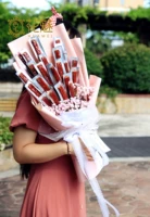 Розовая упаковка пряные полосы букет