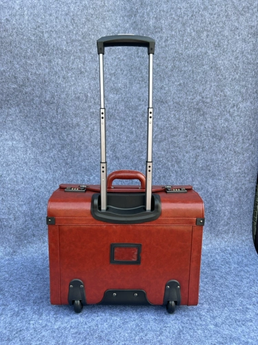 Чемодан, ноутбук