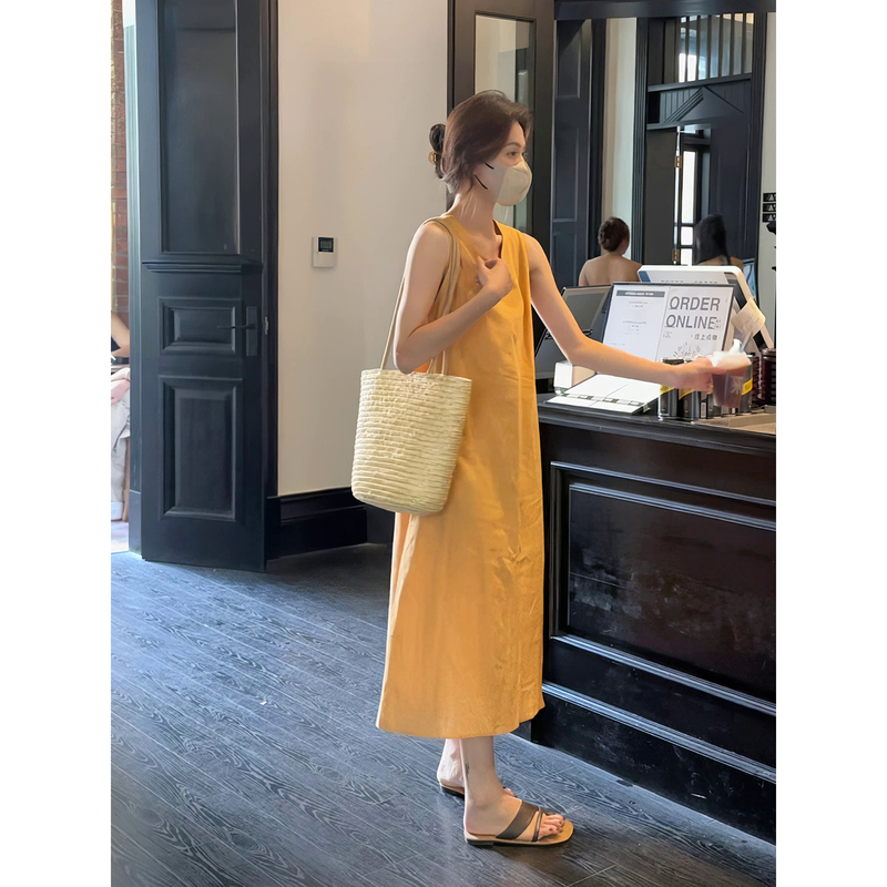 Summer Sleeveless Dress for Petite Figures, with a High-End Feel, Suitable for Apple-Shaped Body Types, Age-Reducing, Slimming, Elegant, Casual French-Style Dress Summer Sleeveless Dress for Petite Figures, with a High-End Feel, Suitable for Apple-Shaped Body Types, Age-Reducing, Slimming, Elegant, Casual French-Style Dress