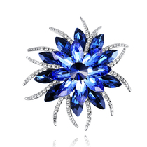 High-end brooch female fashion atmospheric flower corsage jacket sweater ins tide retro premium birthday gift