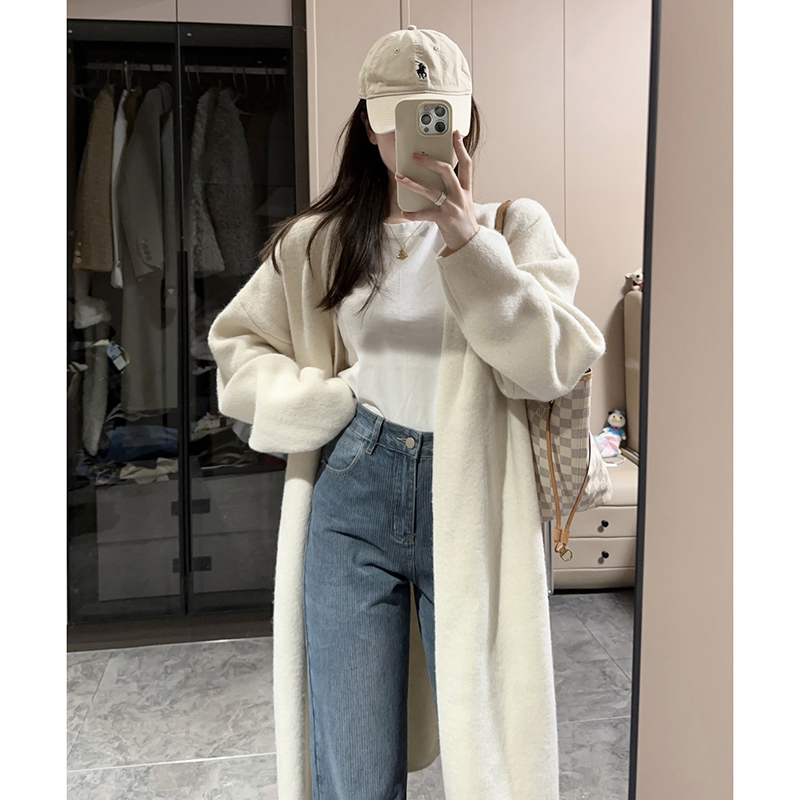 White Mid-Length Raccoon Fur Sweater Coat for Women, Thick Knitted Cardigan for Autumn and Winter, Outerwear Cashmere Coat White Mid-Length Raccoon Fur Sweater Coat for Women, Thick Knitted Cardigan for Autumn and Winter, Outerwear Cashmere Coat
