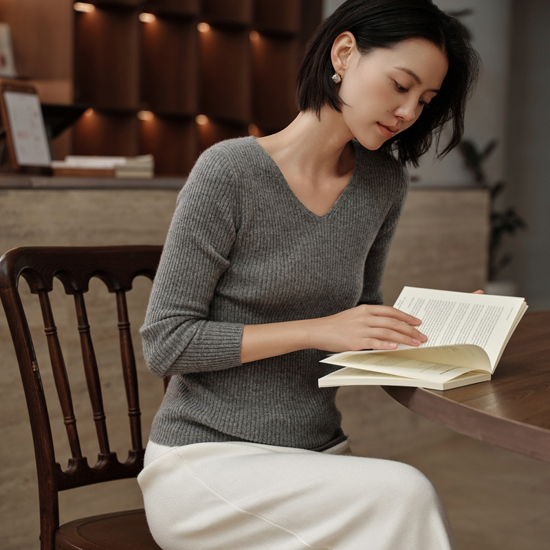 Consinee 100% Cashmere Base Layer Women's Simple V-Neck Cashmere Sweater Slim Fit Cashmere Knitwear Consinee 100% Cashmere Base Layer Women's Simple V-Neck Cashmere Sweater Slim Fit Cashmere Knitwear