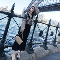 2022 Early autumn installation of the new female port Wind retro chic small fragrant wind name Yuanyuan Gas career Two sets for autumn and winter