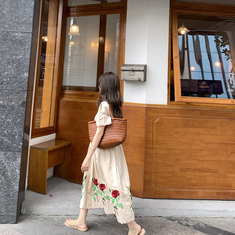 Light luxury Yuan Yang dress design Sensing the waist and thin temperament goddess ankle fairylen fan skirt autumn