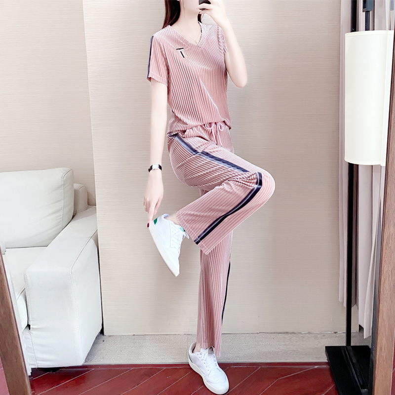 Golden Velvet Suit Women Xia 2022 new loose Lean Foreign Pie Eurostock Casual V Collar Broadleg Pants Two Sets Tide