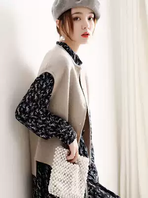 Round neck knitted waistcoat women 2021 Spring and Autumn New Fashion loose casual retro knitted cardigan wool small waistcoat