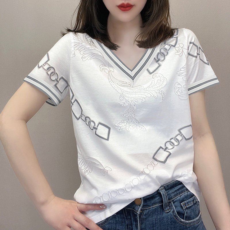 Tide brand 2022 summer new T-shirt female Korean version white V-neck personality niche design sense all-match bottoming short-sleeved shirt