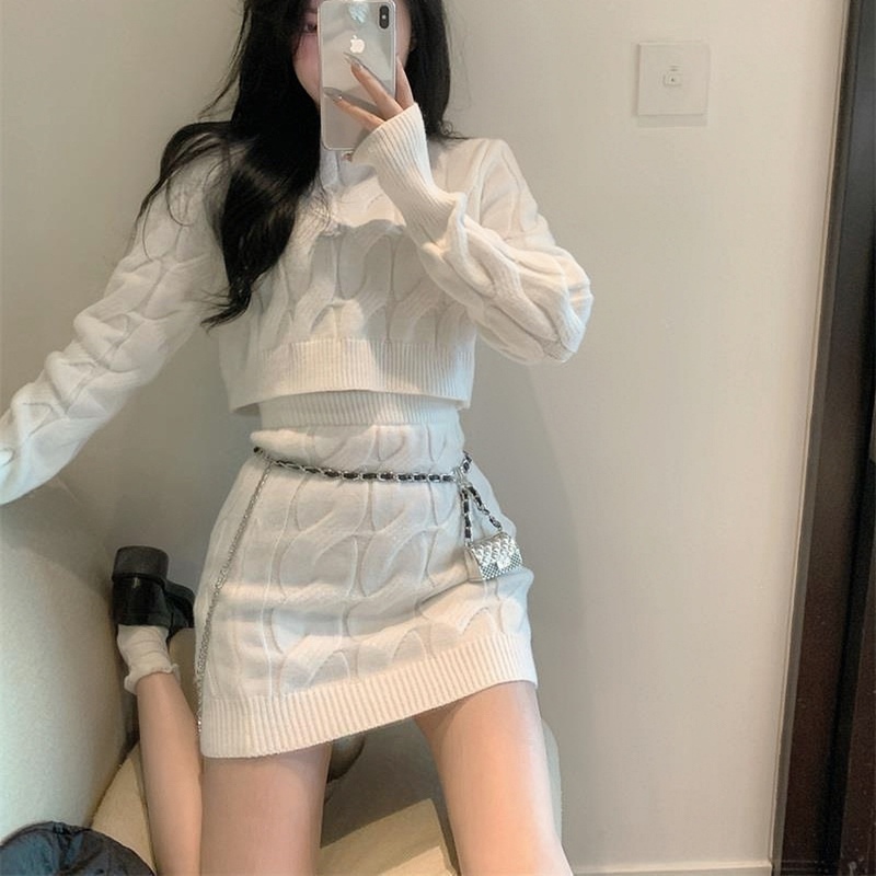 Sexy Sweater Suit for Women, New Autumn and Winter Style, Loose and Lazy Style, Knitted Slim-Fitting Top, High-Waisted Skirt, Two-Piece Set Sexy Sweater Suit for Women, New Autumn and Winter Style, Loose and Lazy Style, Knitted Slim-Fitting Top, High-Waisted Skirt, Two-Piece Set