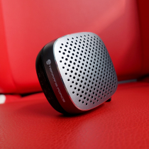 Future human Bluetooth speaker Bluetooth 4 2 version pure sound quality compact body one-hand control