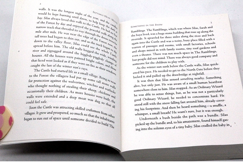 Nguyên bản tiếng Anh Septimus Heap 萨提姆斯希 & Poor bảy bước để đóng bán tiểu thuyết giả tưởng bảy cho trẻ em ANGIE SAGE Pháp thuật Flyte Physik Queste Syren Hắc Lửa