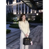 Наоао богатая женщина ежедневно осень и зимняя шляпа -Коллар двух версий клетчатого клетчатого свитера Кардигана Кардигана