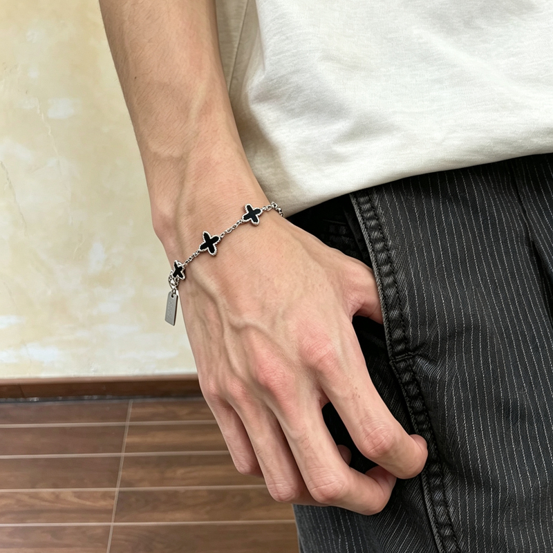Hip-Hop Street Style Bracelet for Men, Trendy Brand, Light Luxury, High-End Feel, Niche Design, Versatile, Titanium Steel, Non-Fading, Simple Jewelry