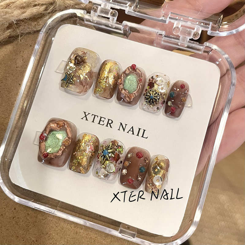 Autumn and Winter Retro Gemstone Heavy-Duty Style Gilt Red Wearable Nail Art Finished Product, Whitening Fake Nail Patches, Short Nail Art Pieces