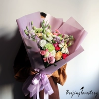 Смешанный и сопоставленный букет h стиль