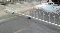 70CM Traffic Guardrails Road Isolation Poop Road Side Road Fence Control Fence Half-moon Hurdles