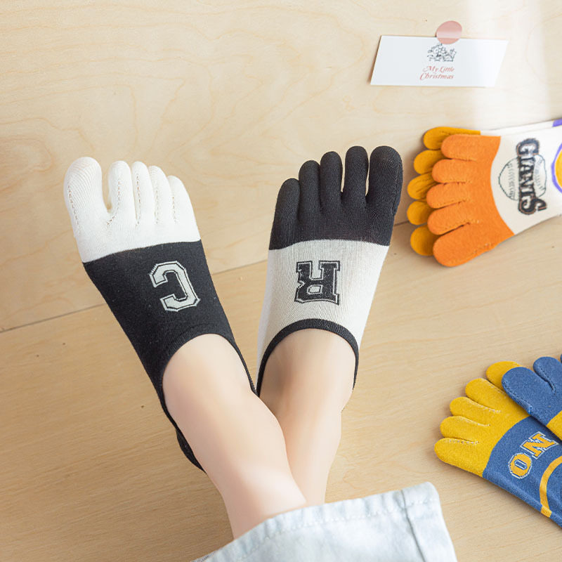 Five-Toe Socks for Women, Split-Toe Letter Socks, ins Pure Cotton, Odor-Resistant, Versatile for Spring and Autumn, Silicone Non-Slip, No-Show Socks