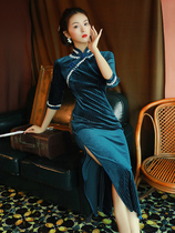 Retro old Shanghai cheongsam 2020 new autumn and winter velvet long Chinese style improved daily dress women
