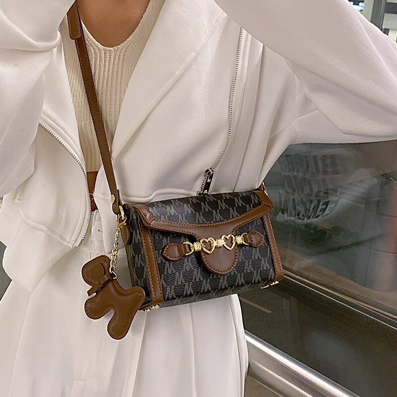 Boarder MKCS women's bag 2022 new fashion pop italic satchel bag 100 lap net red foreign pie single shoulder small square bag