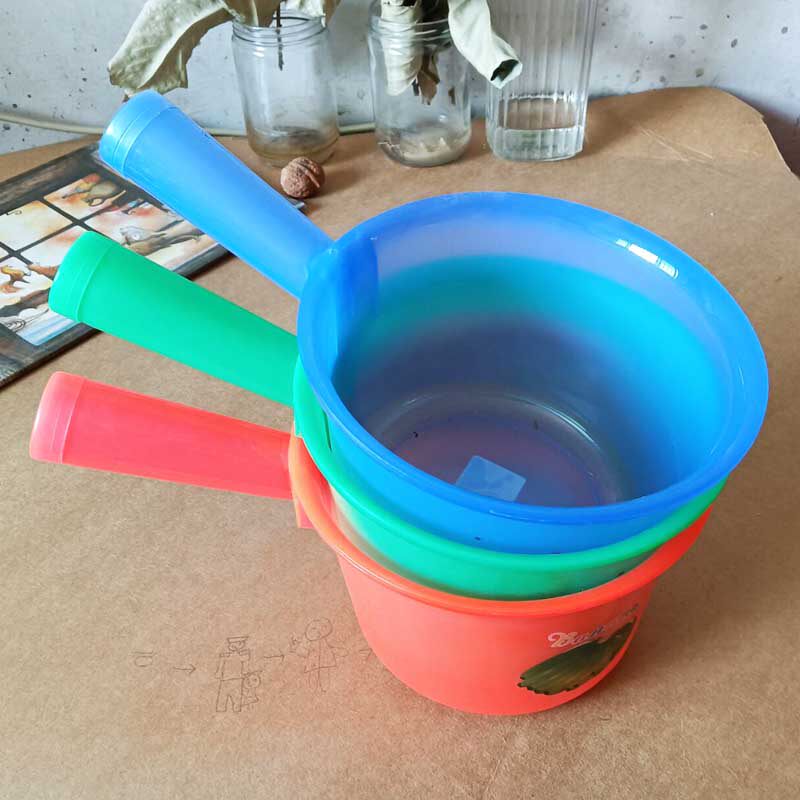 Color transparent plastic water thicker kitchen chief pouring bathroom long handle spoon garden