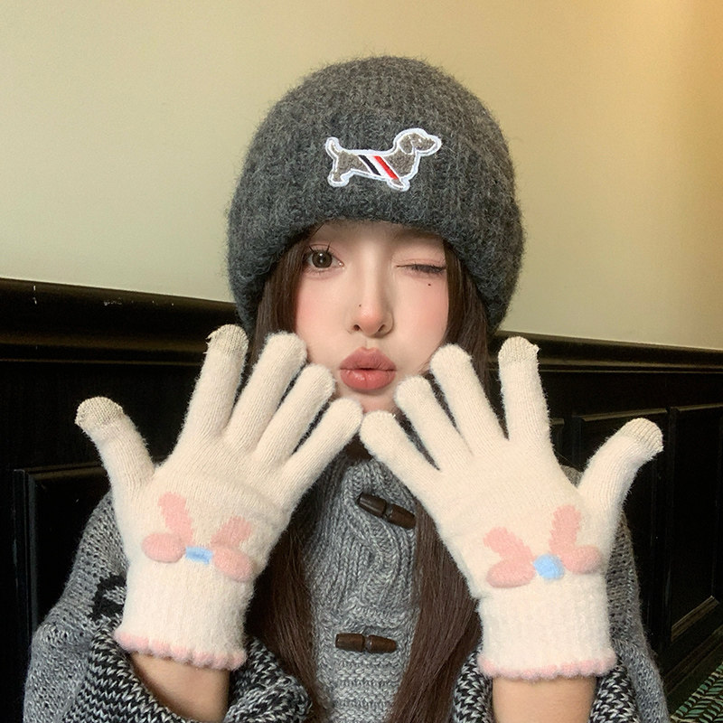 Cute plush five-finger gloves for women, winter warm, cycling, antifreeze, thickened, touchscreen, bow-knitted wool, suitable for students.