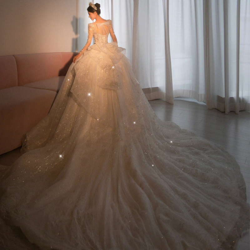  M+White trailer (unproving single wedding dress)   + $13.97 