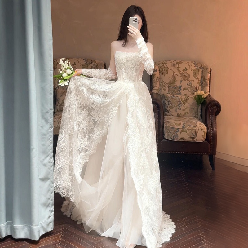 French-Style Light Wedding Dress 2026 New Model for Petite Brides, Strapless, Simple Lace Main Dress with a High-End Feel French-Style Light Wedding Dress 2026 New Model for Petite Brides, Strapless, Simple Lace Main Dress with a High-End Feel