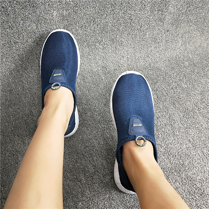 Foreign Trade Outlet Sets Foot Shoes Clear Barn Women Shoes A foot pedal mesh Breathable Non-slip Walk Shoes Moms Shoes Softbottom Men Shoes
