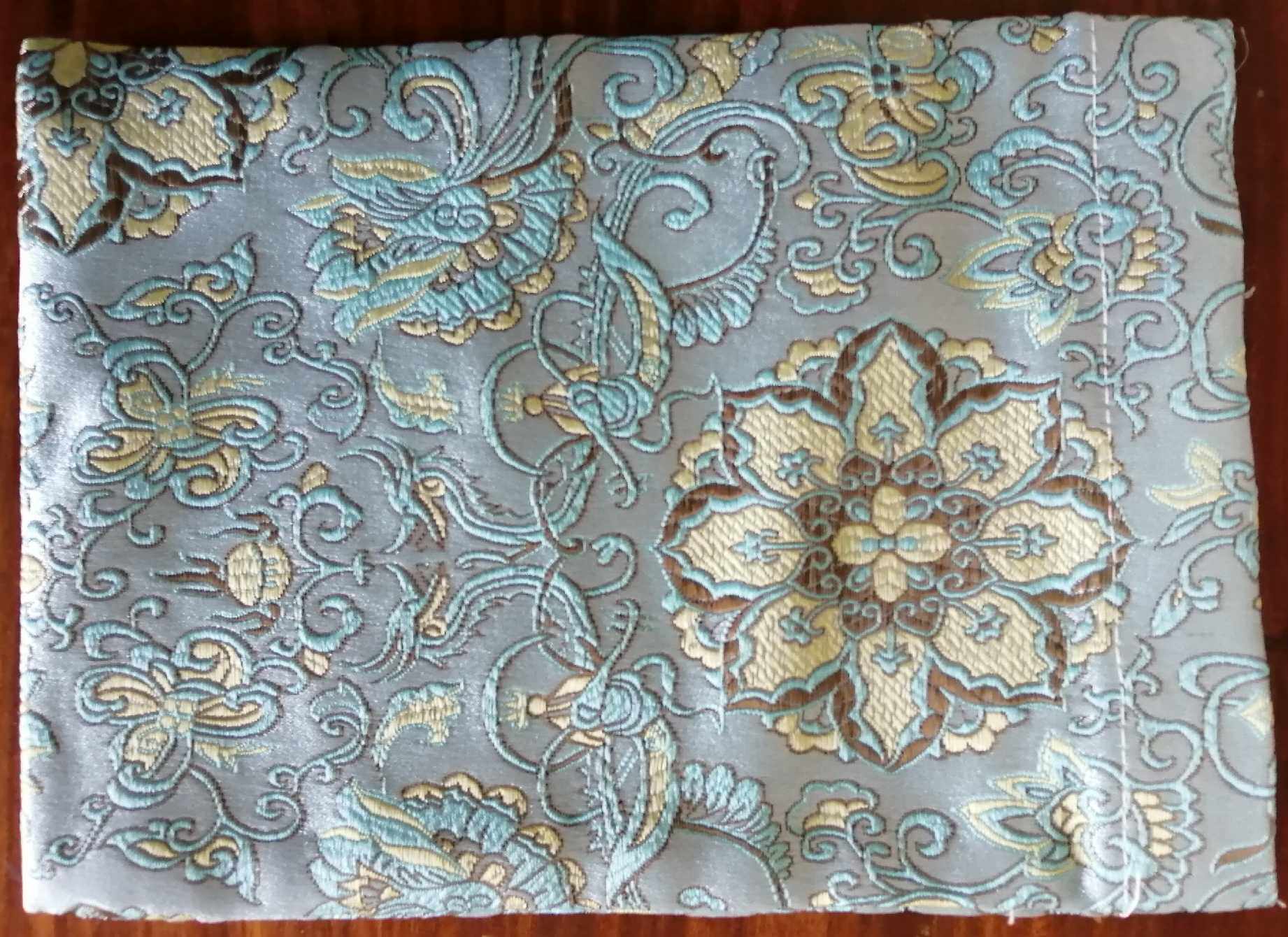 Small medicine bag satin material high temperature resistant hot compress with small bag 20cm x 15cm Dimensions will have a margin of error with caution