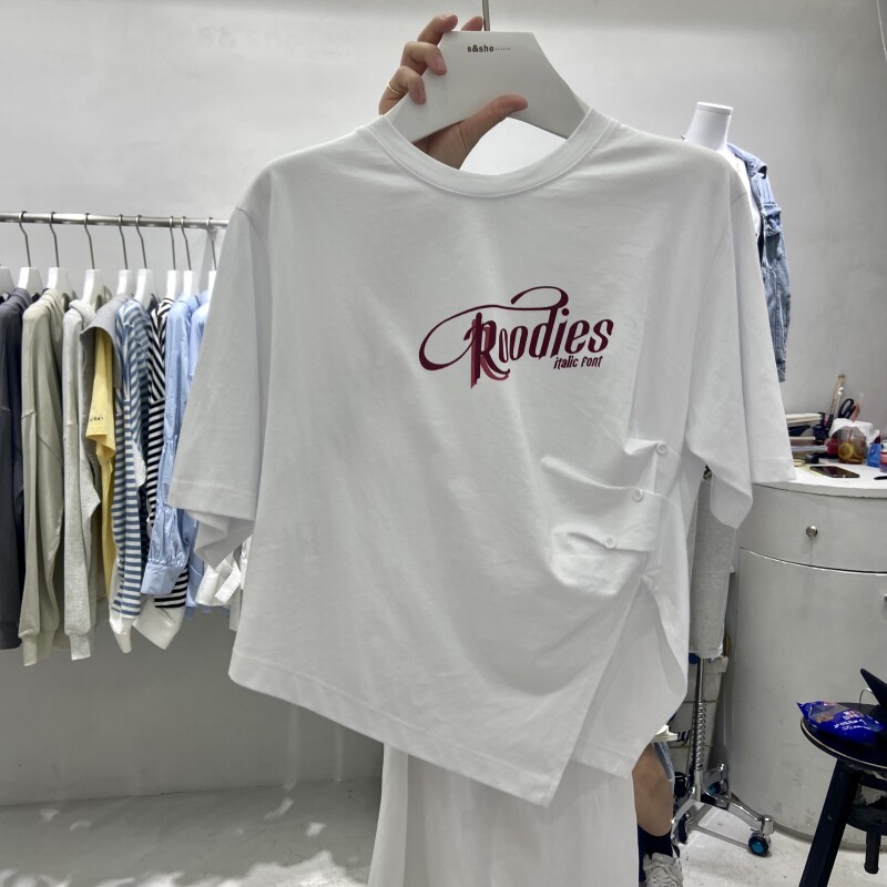 Short sleeve T-shirt woman 2021 mesh red ins side opening fork button Decorative Fold Design Sensation small crowdsourced asymmetrical blouses